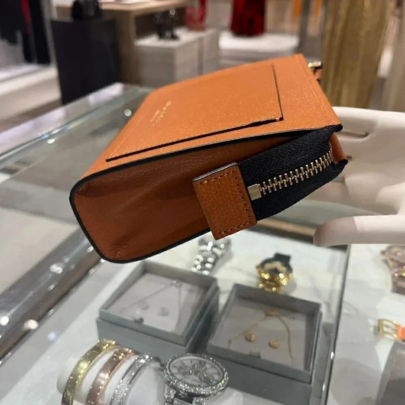 Marc Jacobs The Grind Leather Cosmetic Bag-S202L01PF22-240 - Picture 3 of 11